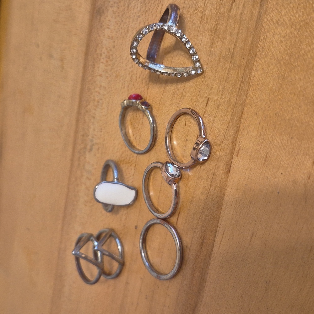 7 Rings Rhinestone Tear Drop Mounted Triangles